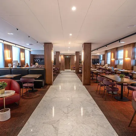 Novotel Centre Gare Hotel 4*