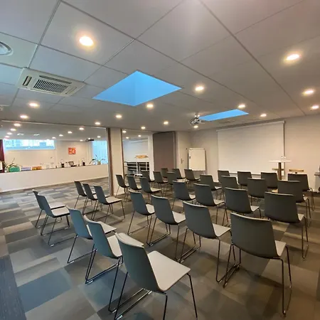 ホテル ノボテル スパ サントル ガール 4*